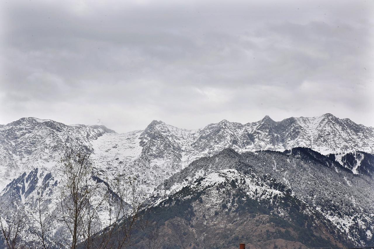 Vakratunda Hotel Dharamszala Kültér fotó