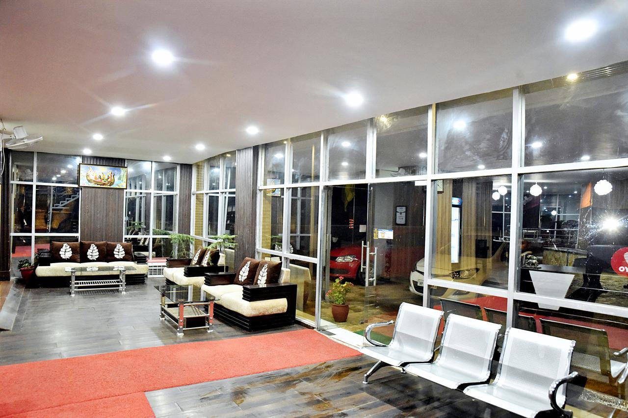 Vakratunda Hotel Dharamszala Kültér fotó