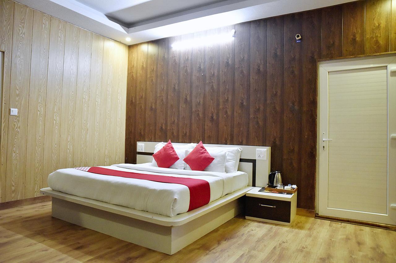 Vakratunda Hotel Dharamszala Kültér fotó